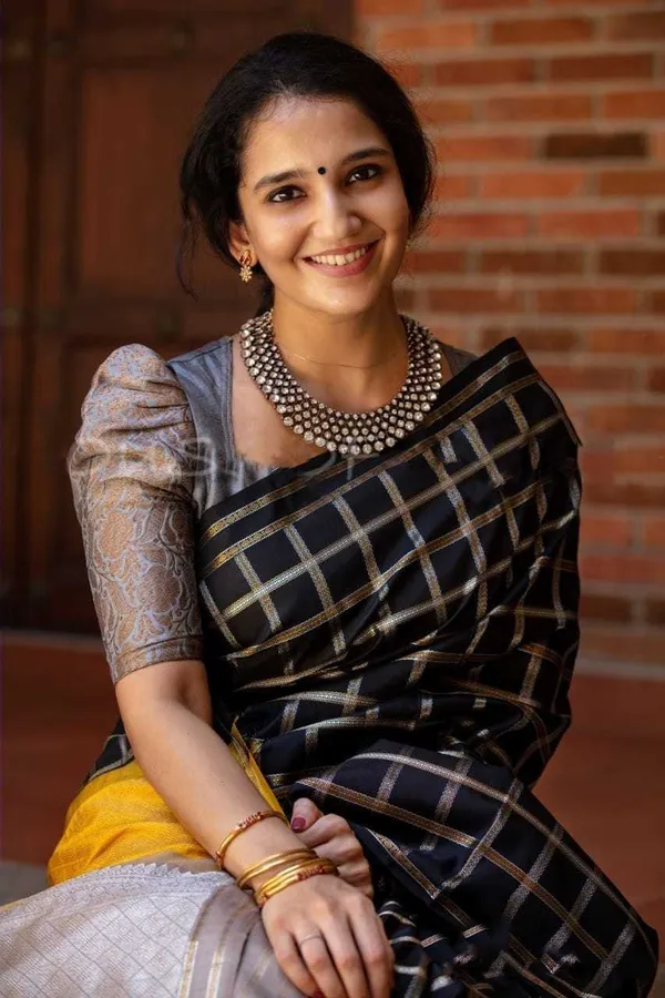 Black_Embellished_Banarasi_Jacquard_Saree_(Black)